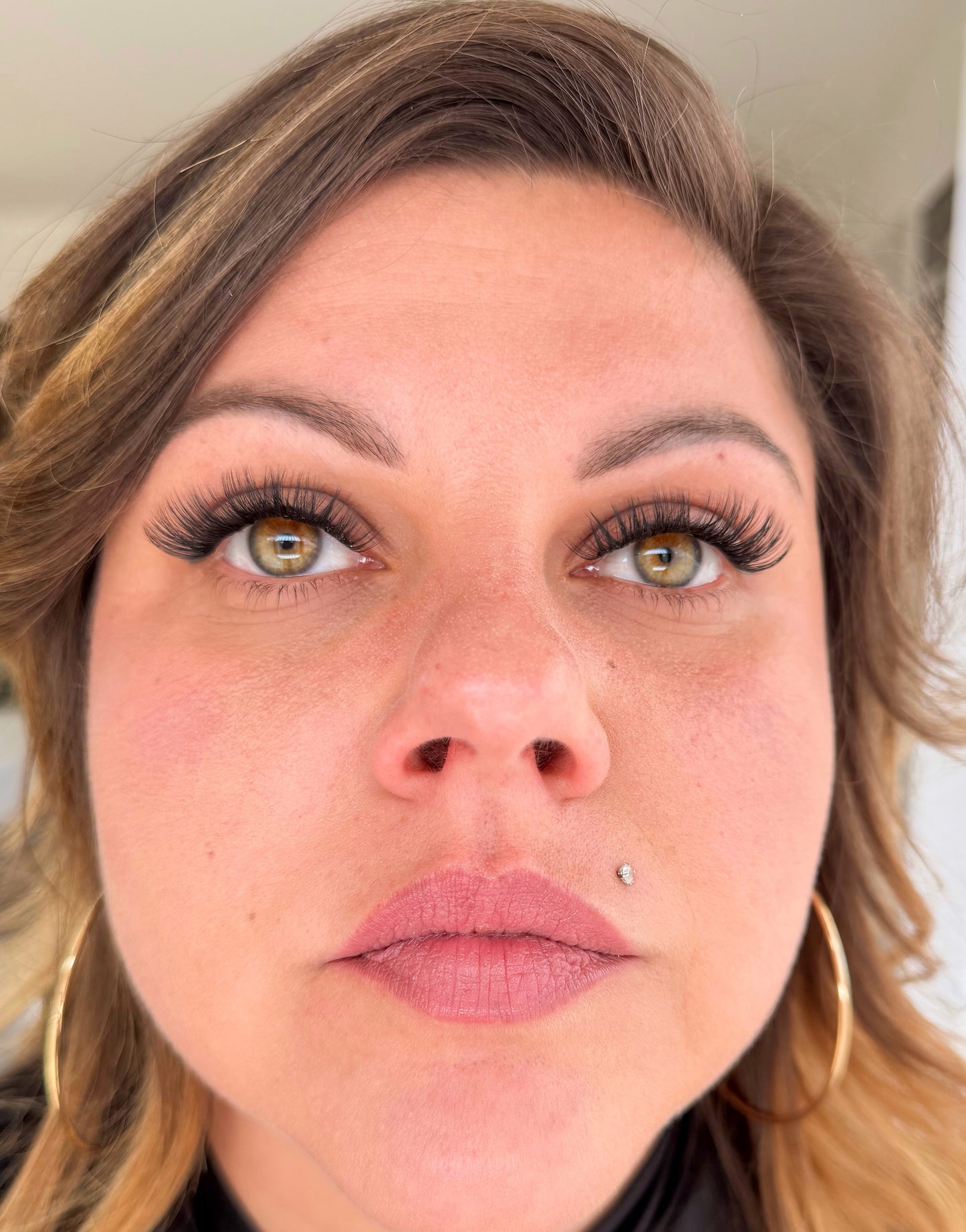 Cils volume intense - Regard profond et dense